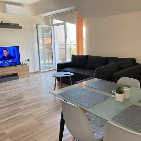 Hancho - - Marvel Apartment *